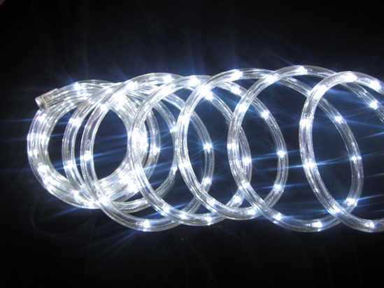 Afbeeldingen van LICHTSLANG 30 LED/M 330 LUM/M IP44 CE ROHS ROL 50M 4T OP=OP